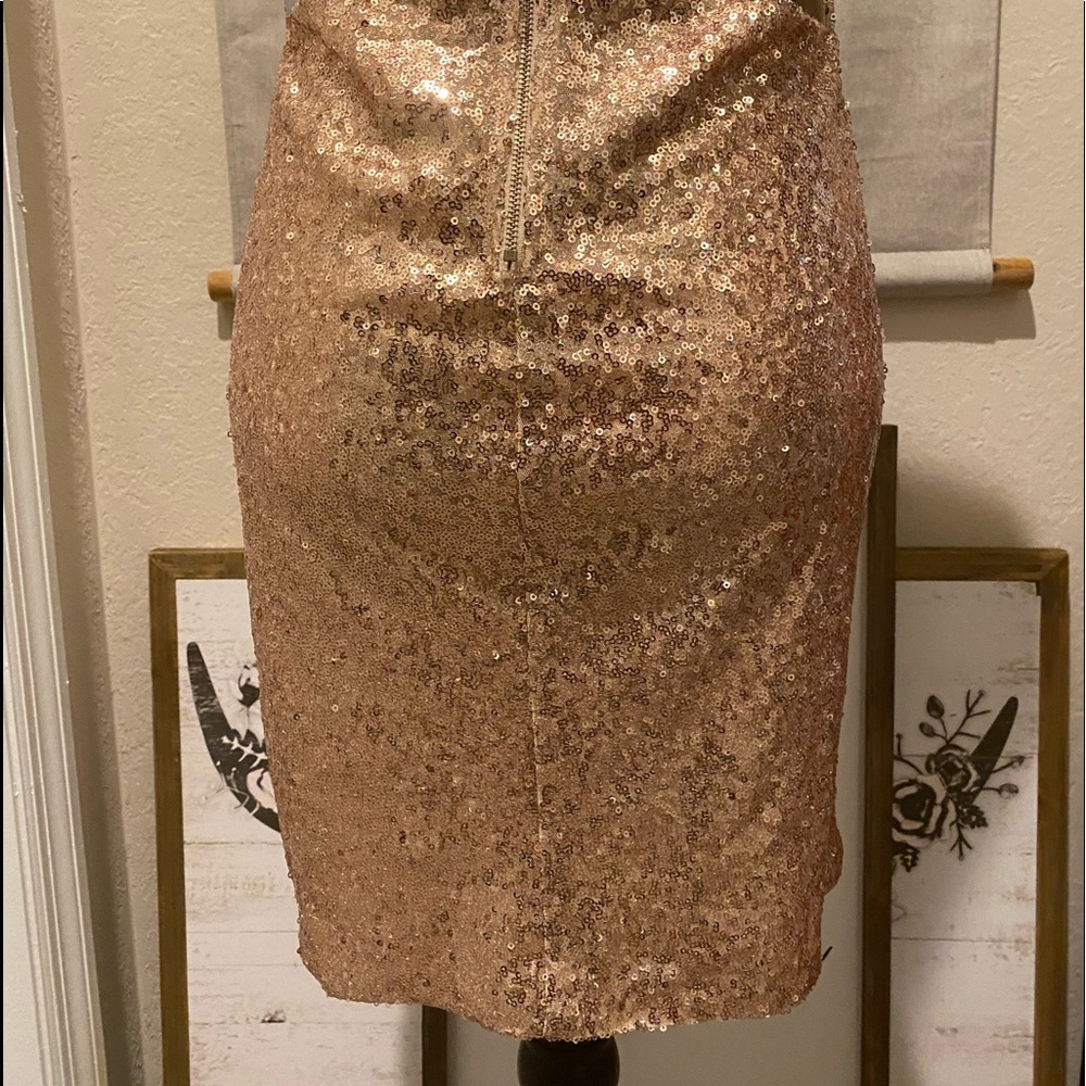 LookBook - Dress - Picture 10 of 11